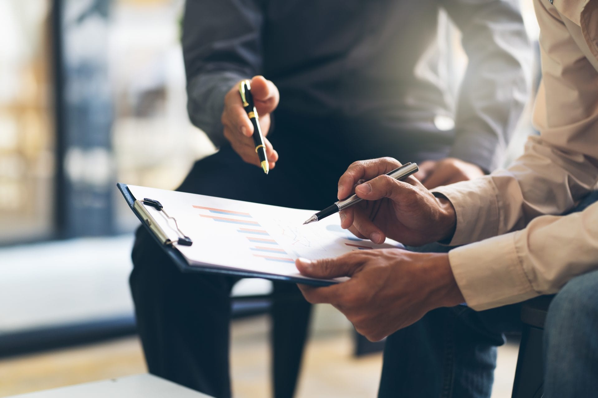 vecteezy_business-people-meeting-design-ideas-concept-business_7359672